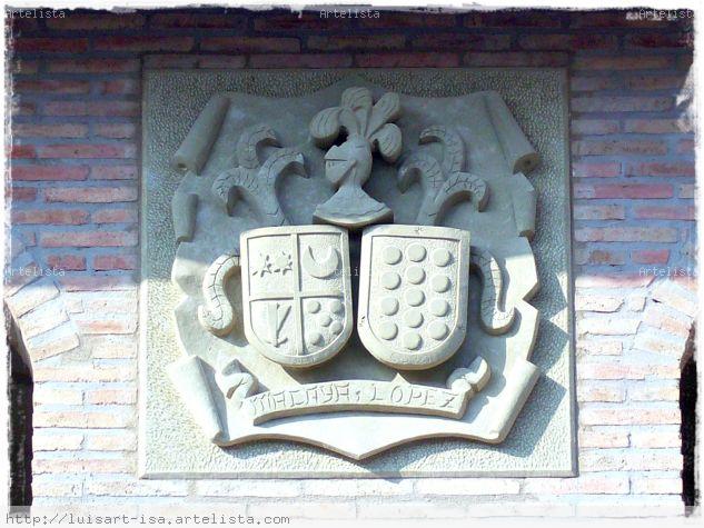 Escudo heraldico  MACAYA-LOPEZ Piedra Figurativa