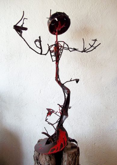 Suddenly alive Metal Figurativa