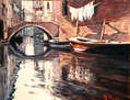 VENECIA.- CANAL CON ROPA TENDIDA
