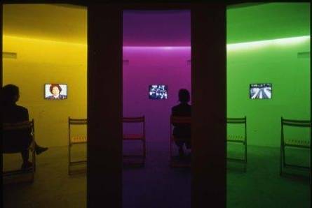 Muntadas Between the Frames: The Forum 1997 Yokohama Portside Gallery, Japó