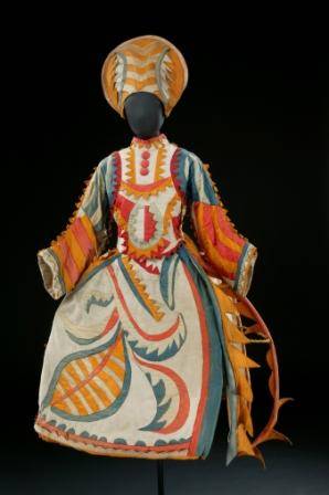 1.	Traje para la esposa del bufón de Chout, después de Mikhail Larionov, traje, 1921 © V&A Images.