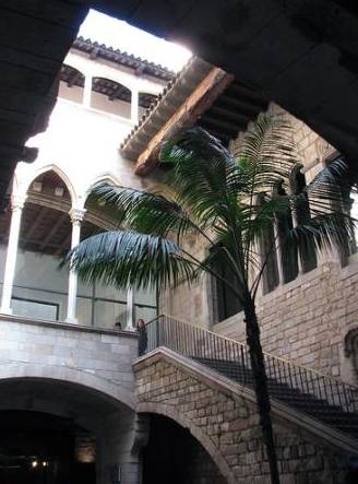 Museu Picasso al carrer Montcada Date 	  16 d'agost de 2006 Source 	  Flickr Author 	  uayebt Permission (Reusing this file)cc-by-20. This file is licensed under the Creative Commons Attribution 2.0 Generic license.