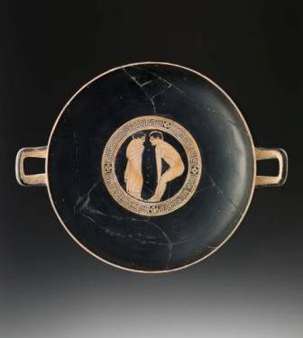 Kylix à figures rouges Ve siècle av. J.-C. Terre cuite Museo etrusco Guarnacci-Volterra © Photo : Arrigo Coppitz